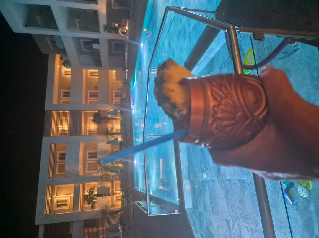 神话套房酒店主图