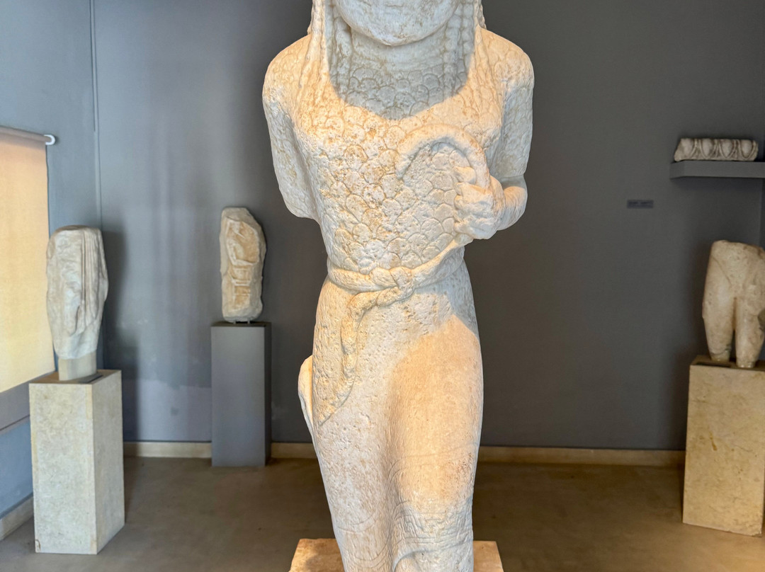 Archaeological Museum Parou-帕罗奇亚必去景点