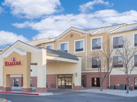 Ramada by Wyndham Denver International Airport主图