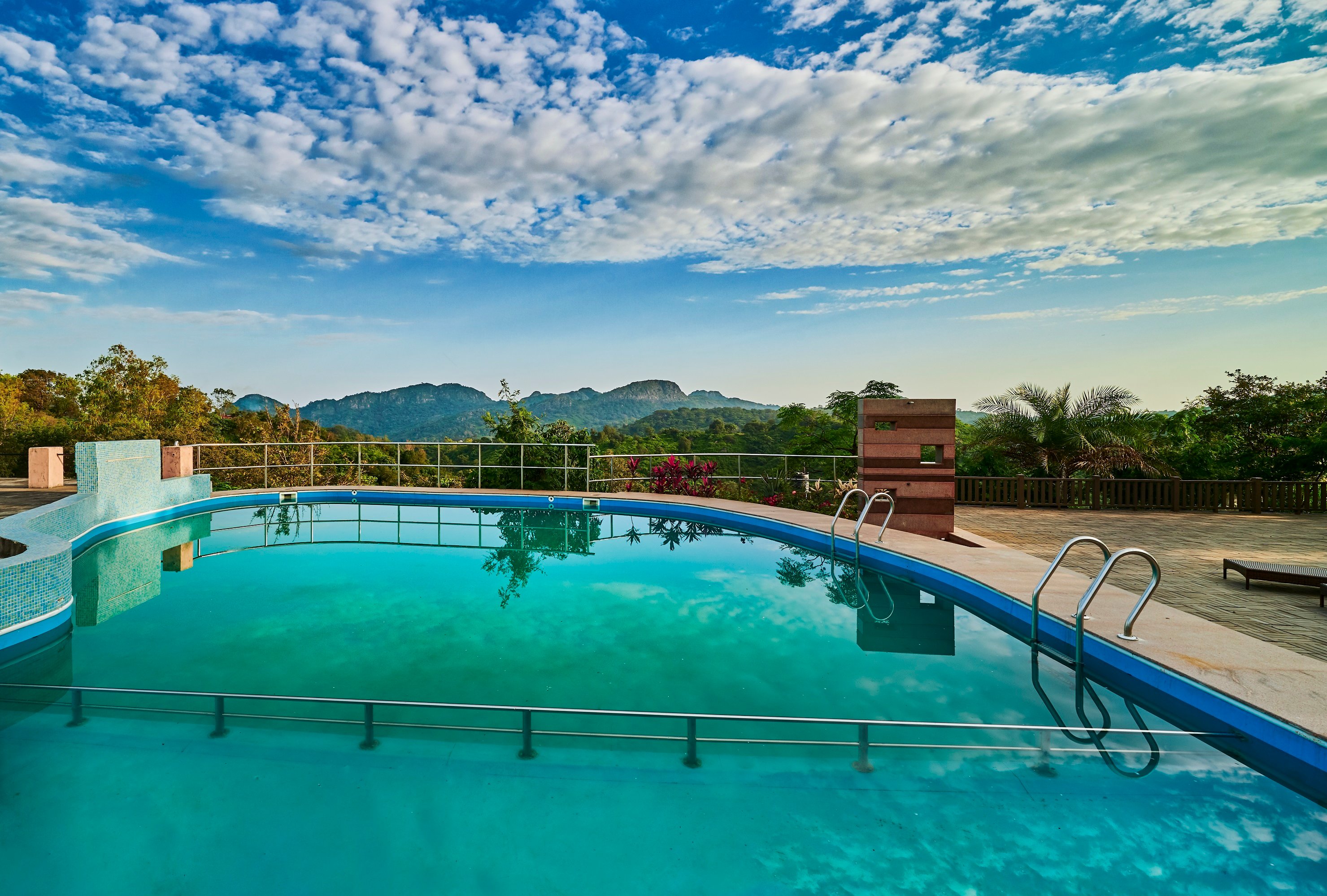 Sterling Mount Abu-官方