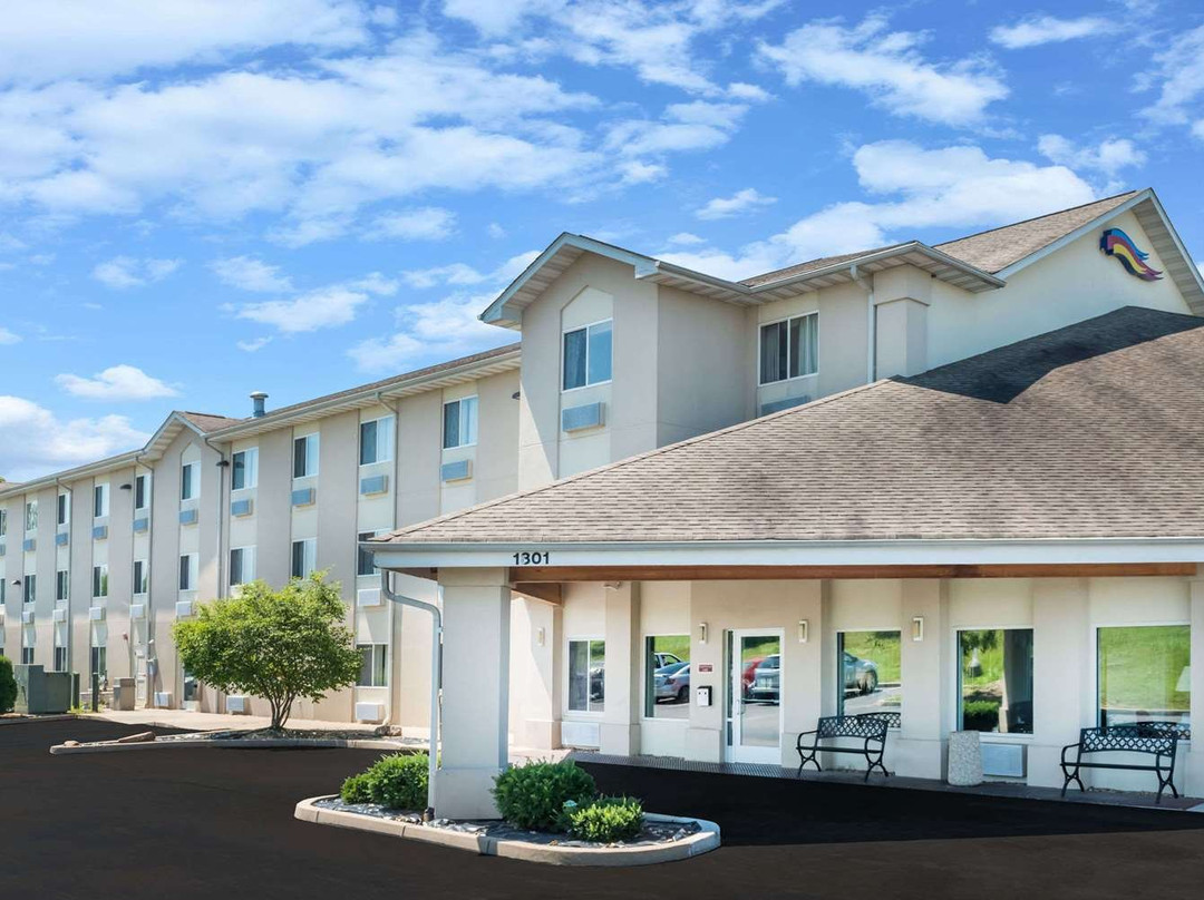 罗拉贝蒙特旅馆套房酒店主图