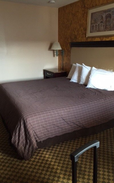 Deluxe Inn