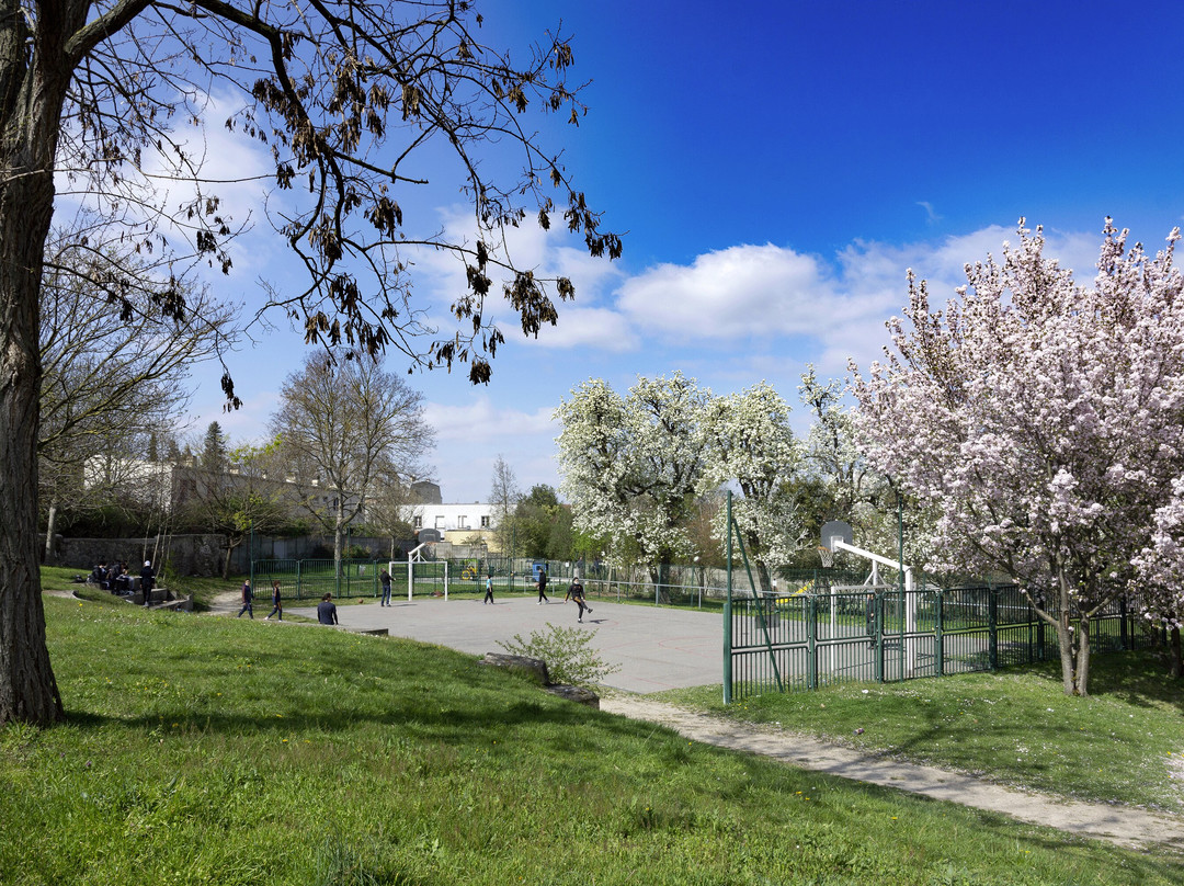 Plaine De Jeux De L'eglise