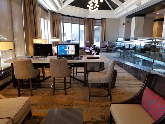 丹佛希尔顿逸林酒店主图