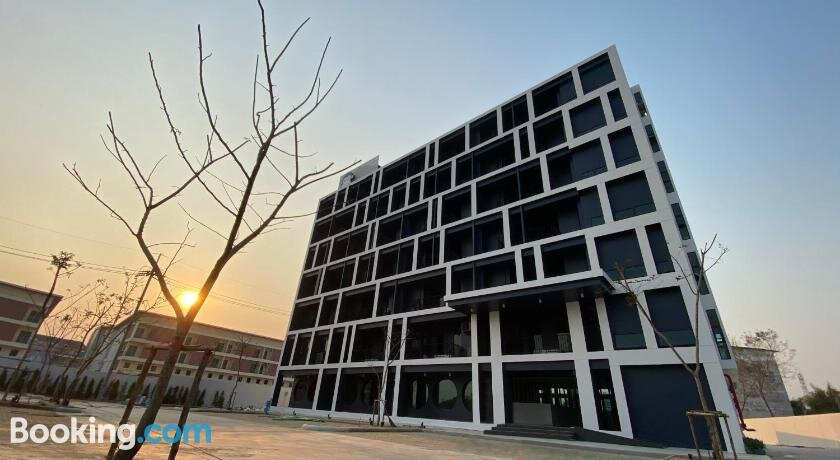 Blu Monkey Hub & Hotel