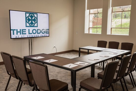 The Lodge At St. Edward Park主图