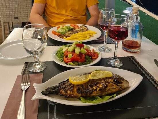 Golden Sunset Hotel主图