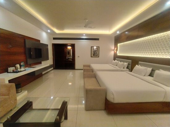 Love Kush Hotel主图