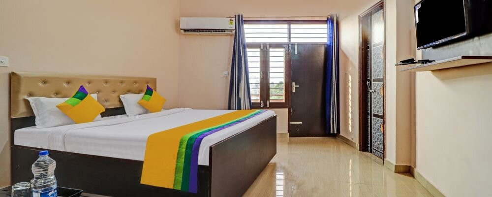 Itsy By Treebo - Divine Inn