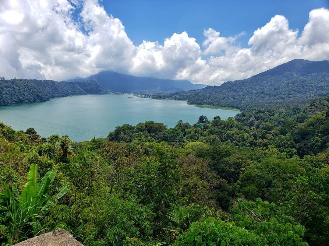 Buyan Lake景点图片