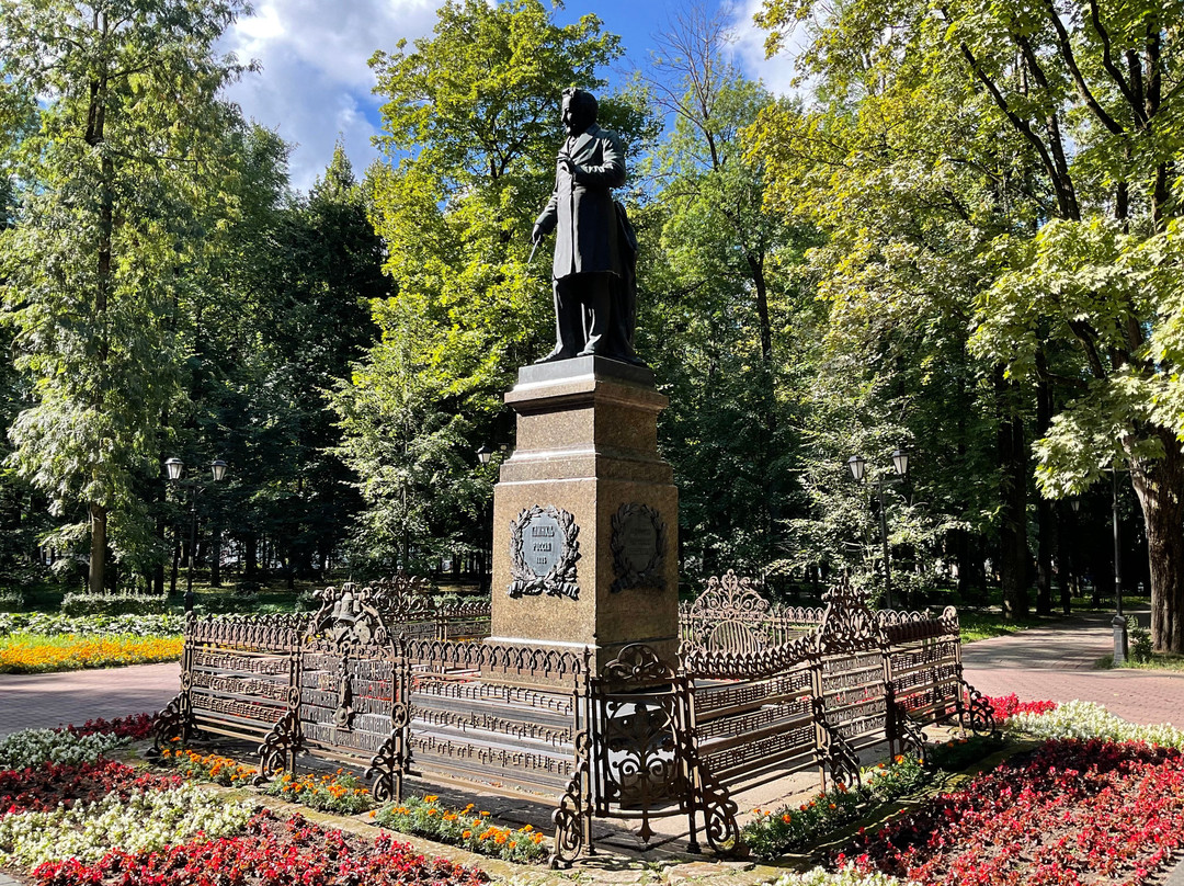 Monument to Mikhail Ivanovich Glinka