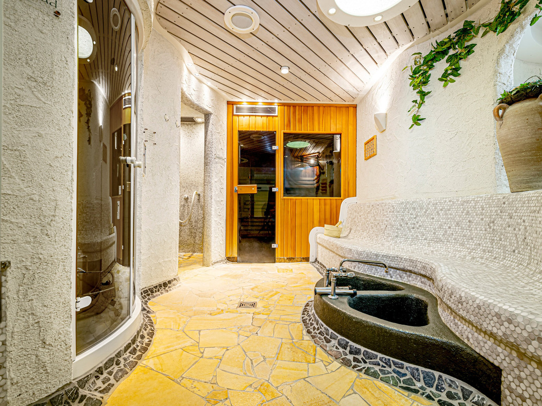 布勒兰德酒店主图