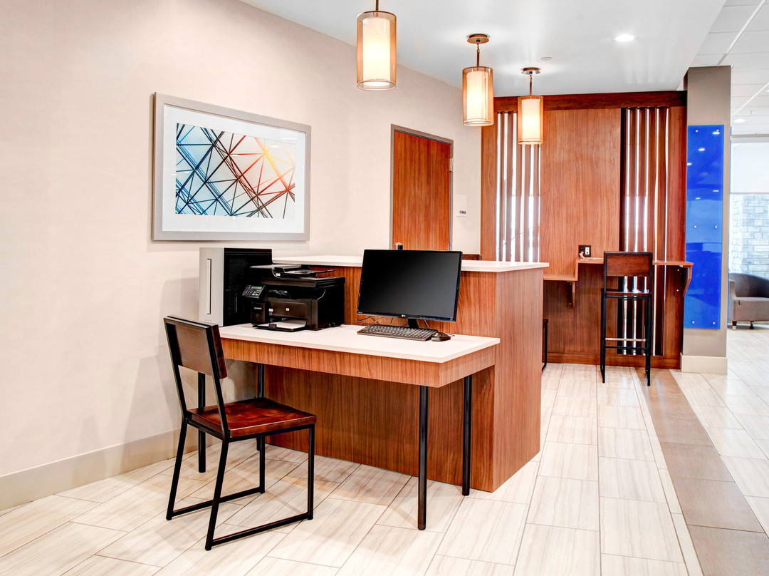 Holiday Inn Express & Suites Coldwater By IHG主图