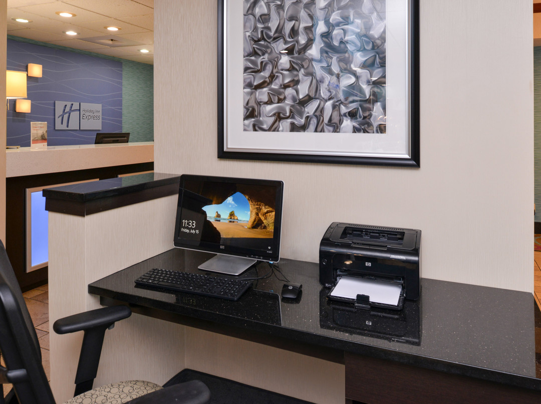 Holiday Inn Express & Suites Dayton-Huber Heights by IHG主图