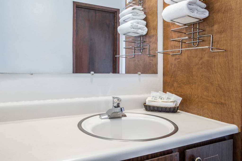 Knights Inn Boardman主图