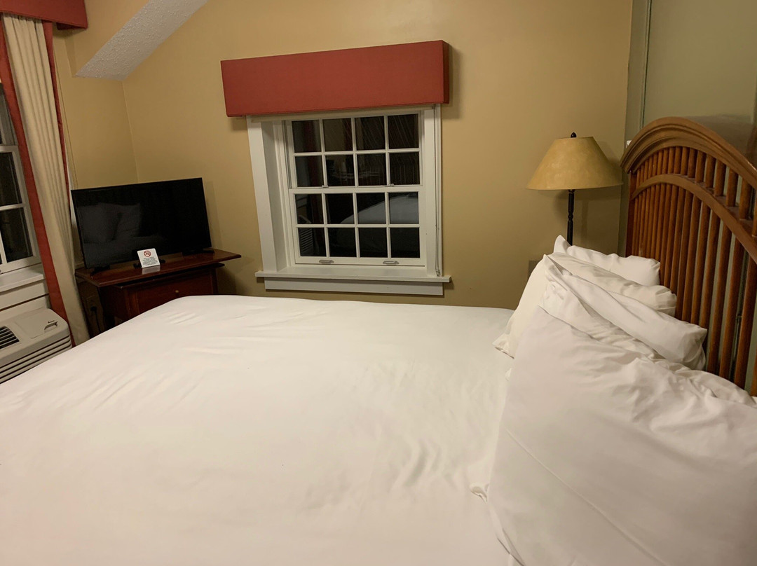 Cumberland Falls State Resort - Dupont Lodge主图