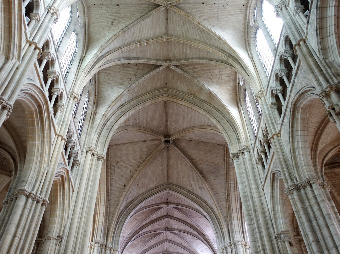 Cathédrale Saint-Etienne-莫城必去景点