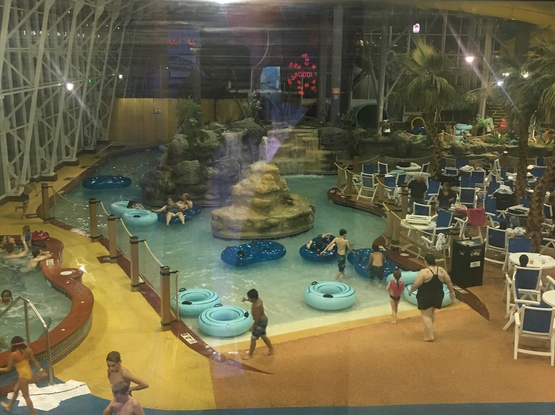 La Quinta Inn and Suites by Wyndham at Watiki Waterpark主图