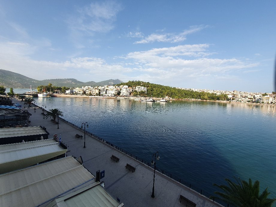 帕里瑞亚酒店主图