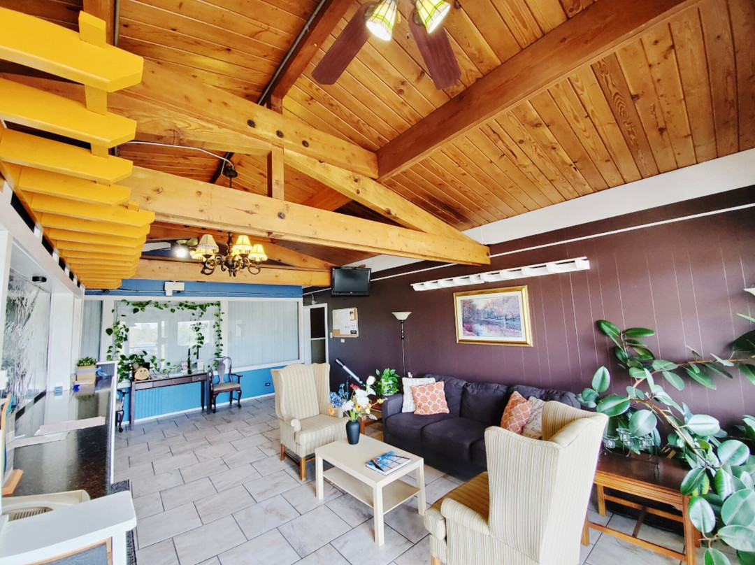 The Crossroads Motel主图