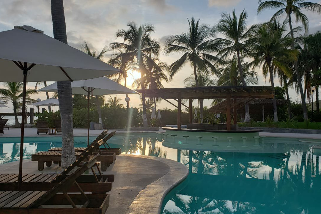 薇拉苏套房酒店主图