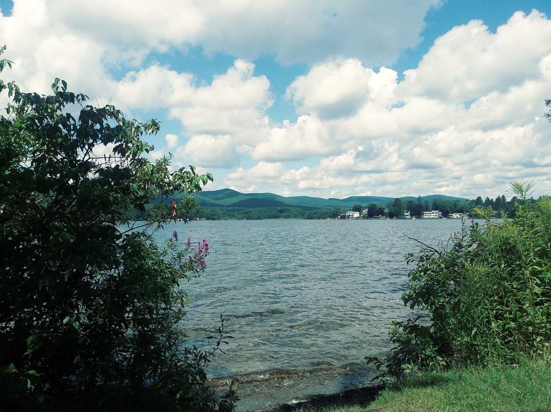 Lake Onota景点图片