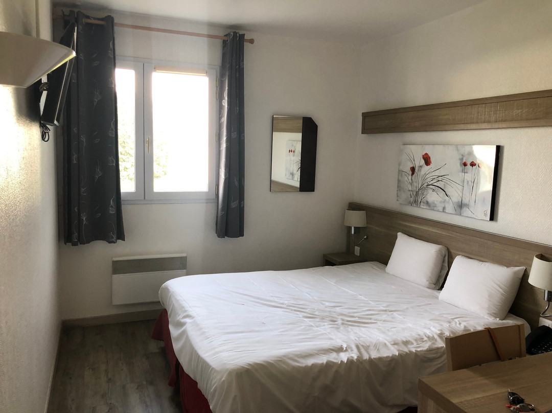 Hotel Kyriad Carentan主图