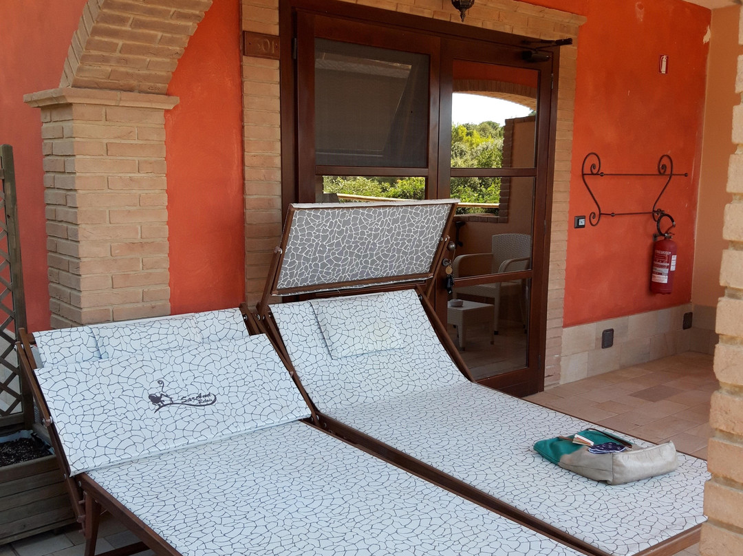 沙兰德休闲酒店主图