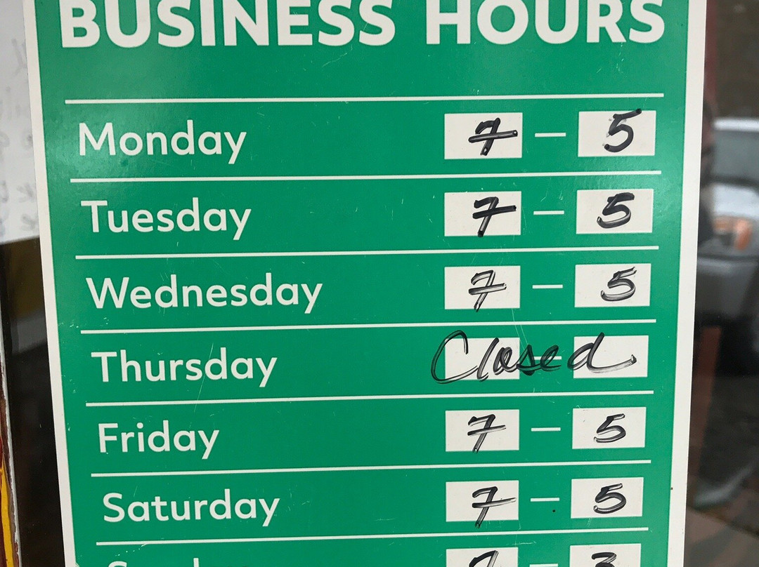 The Bent Elbow Hotel主图