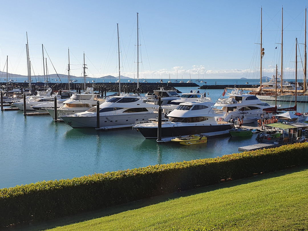 Coral Sea Marina-艾尔利滩必去景点