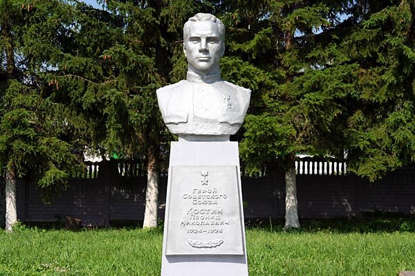 Natives of Maloarkhangelsk Awarded with Orders and Medals-Maloarkhangelsk必去景点