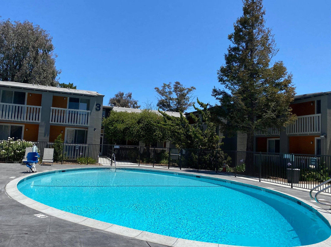 莱德伍德城晚安旅馆主图