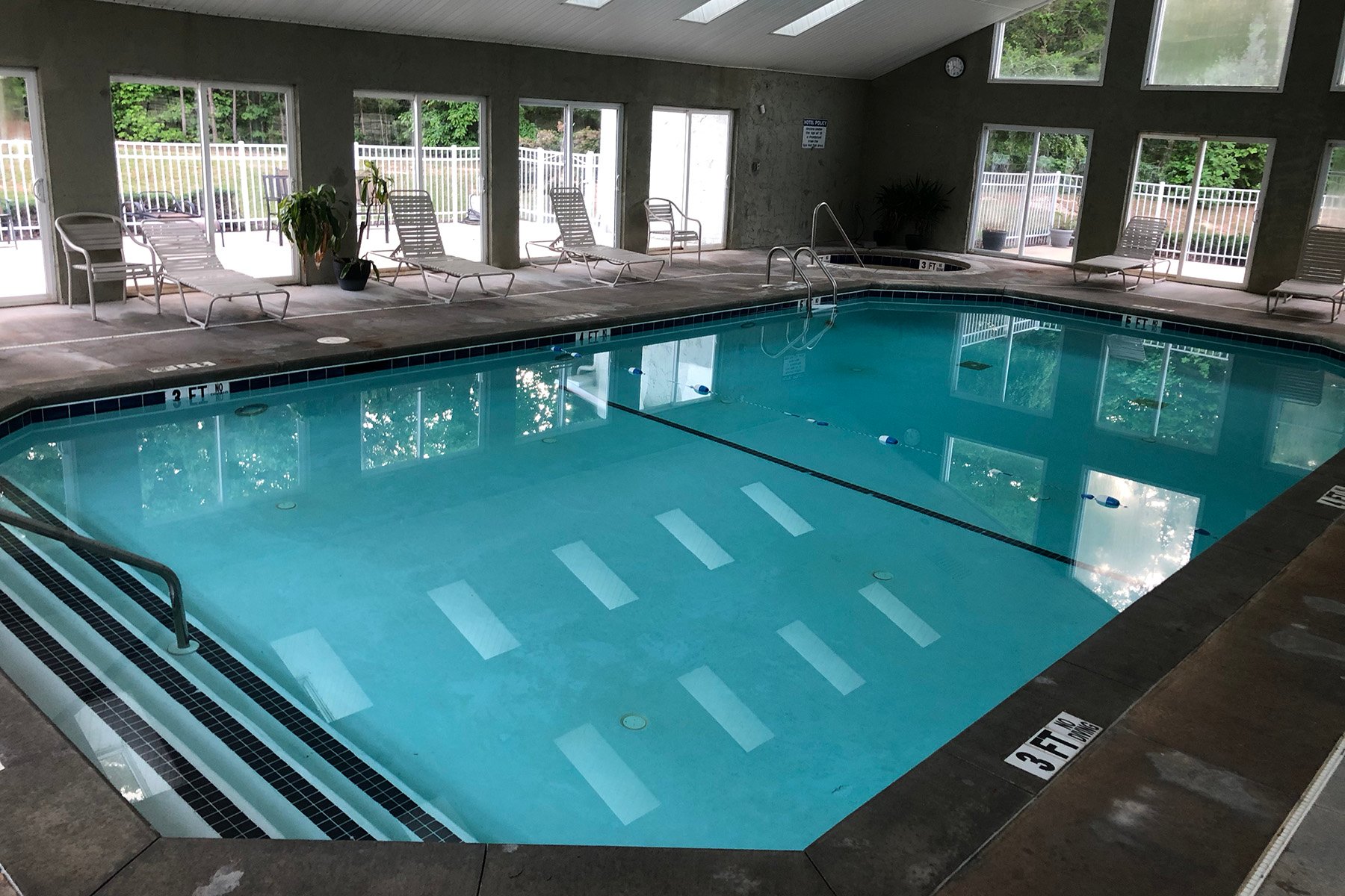 Best Western Mountain View Inn-泳池