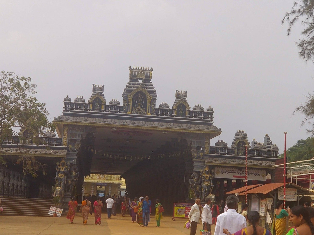 Dwaraka Tirumala Temple景点图片