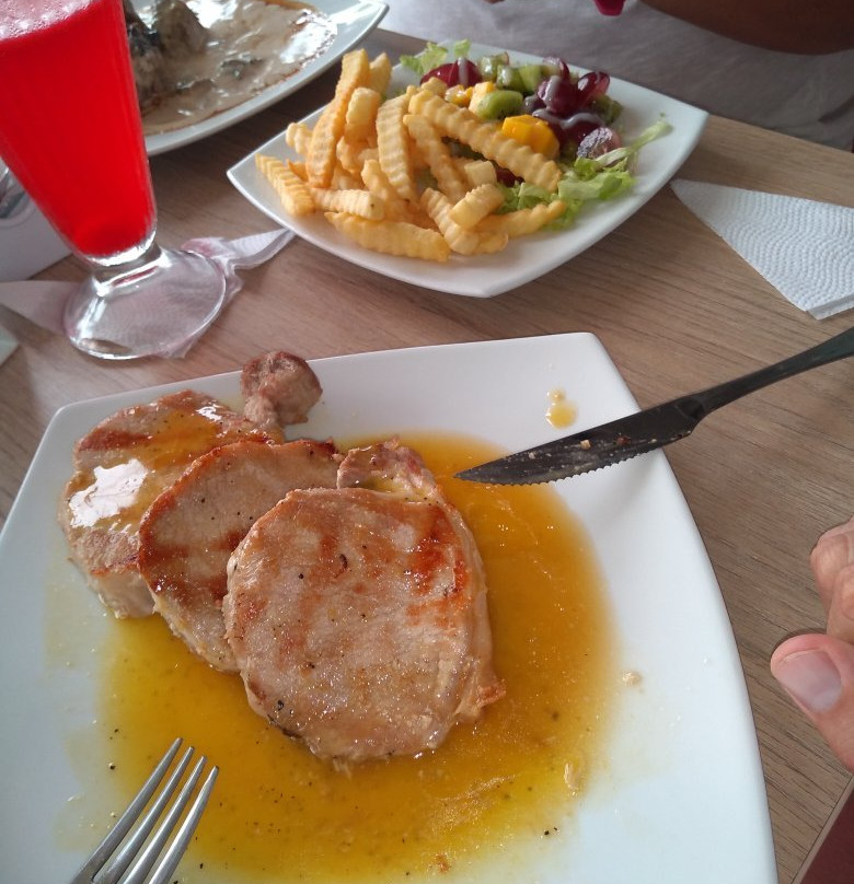 Hotel Catama Inn主图