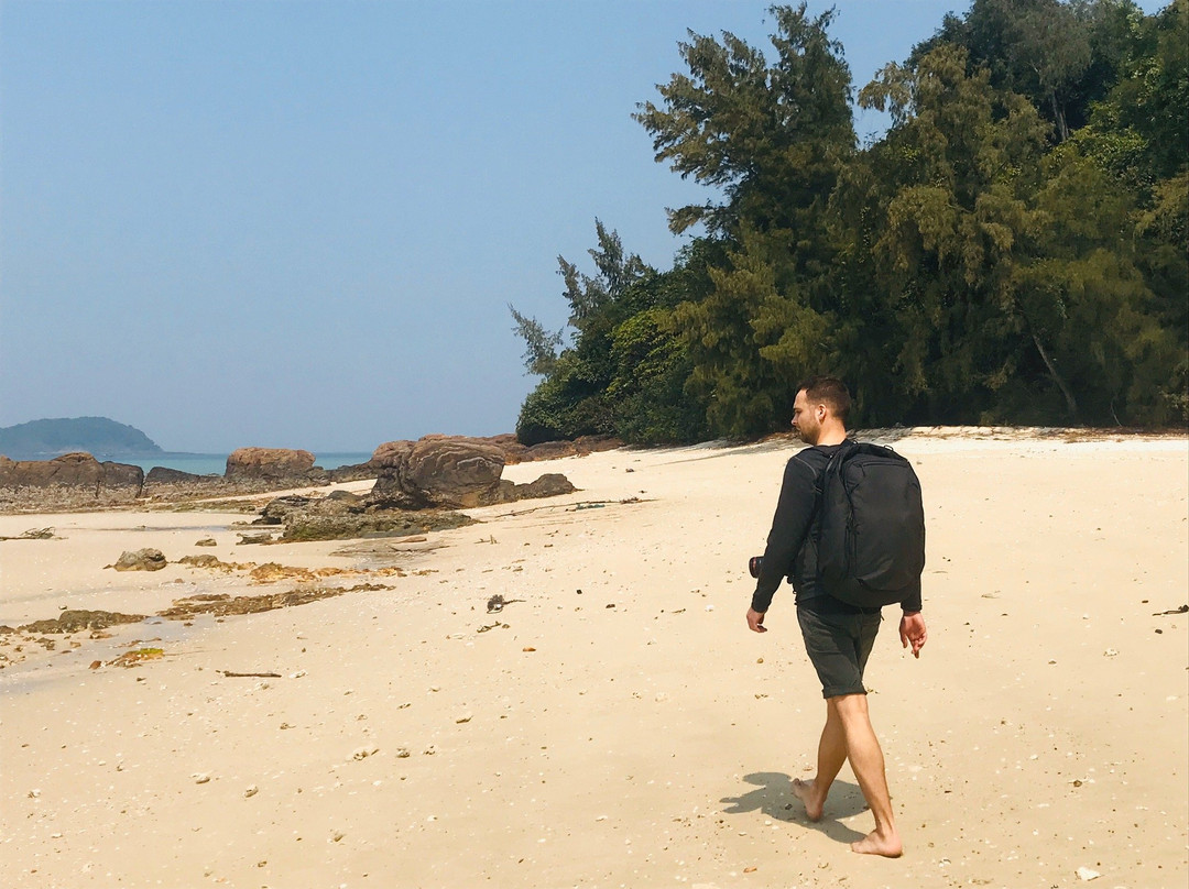 Van Chay Beach景点图片