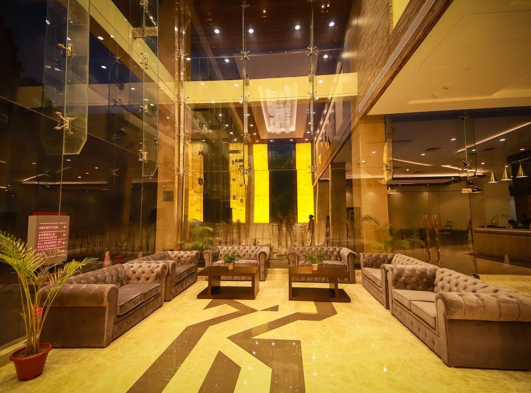 Ramada By Wyndham Aligarh主图