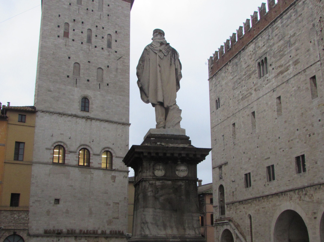 Monumento a Giuseppe Garibaldi-托迪必去景点