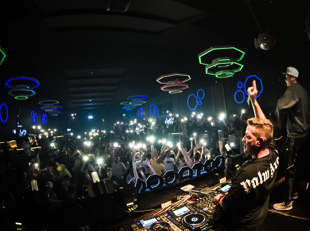 OQTAGON- 曼达维必去景点