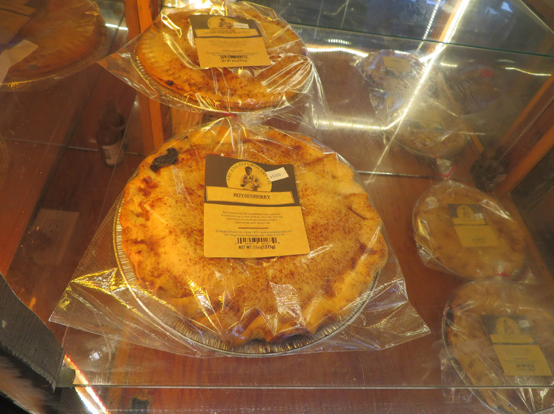 Arcangeli Grocery Company-佩斯卡德罗必去景点