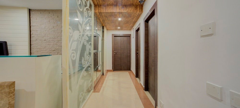 Treebo Trip White Woods主图