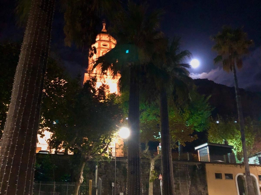 Basilica Santa Maria Del Lauro景点图片