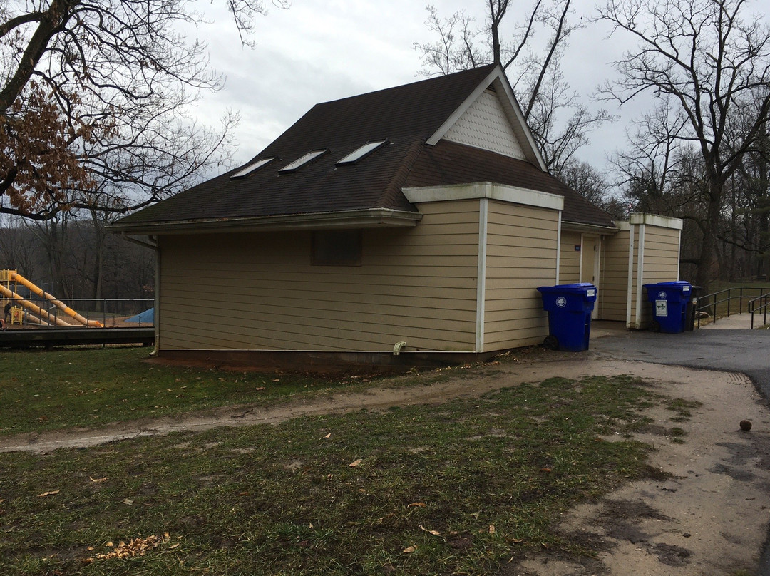 Miniature Train and Carousel at Wheaton Regional Park-惠顿必去景点