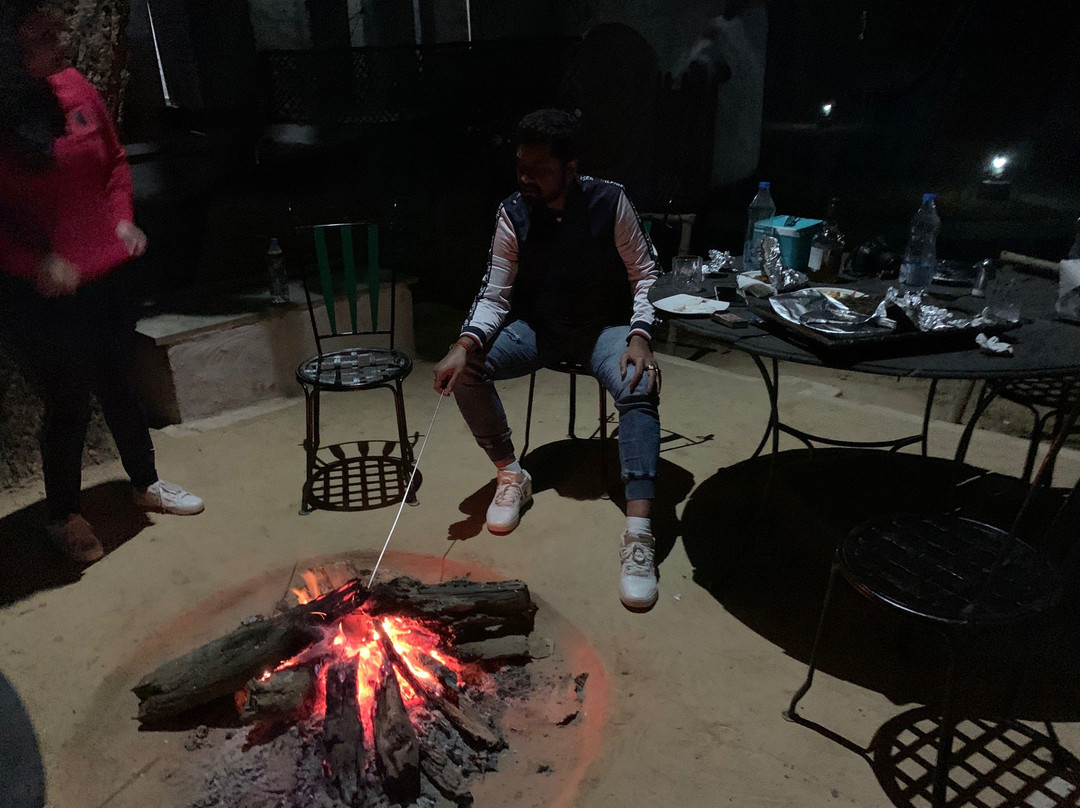 The Roaring Salvan County主图