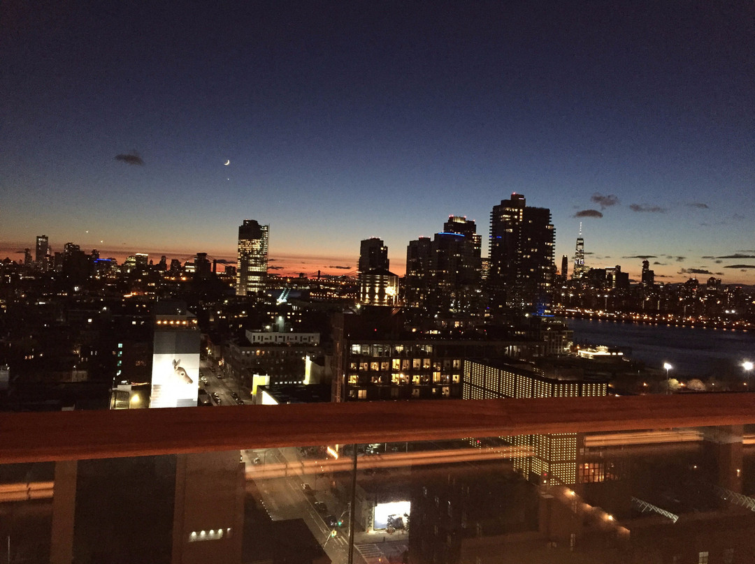 The William Vale主图