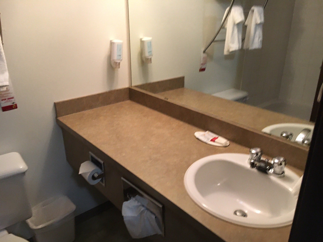 耶洛奈夫速8酒店主图