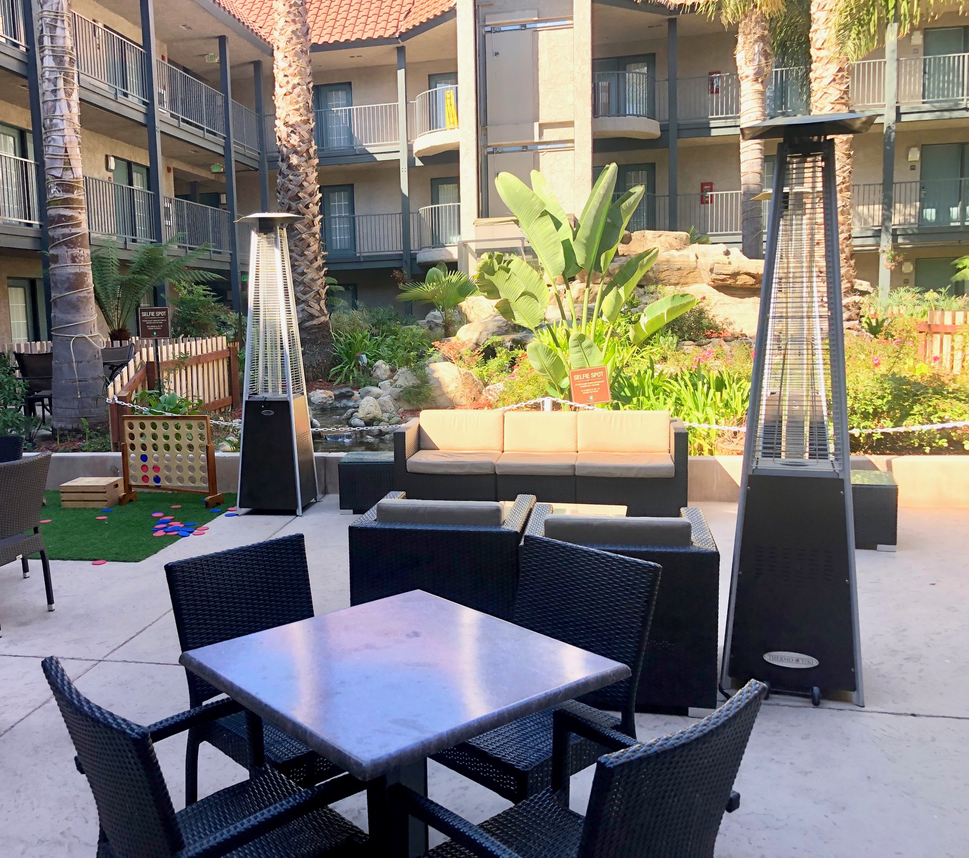 希尔顿隆波克中央海岸大使套房酒店-浴室