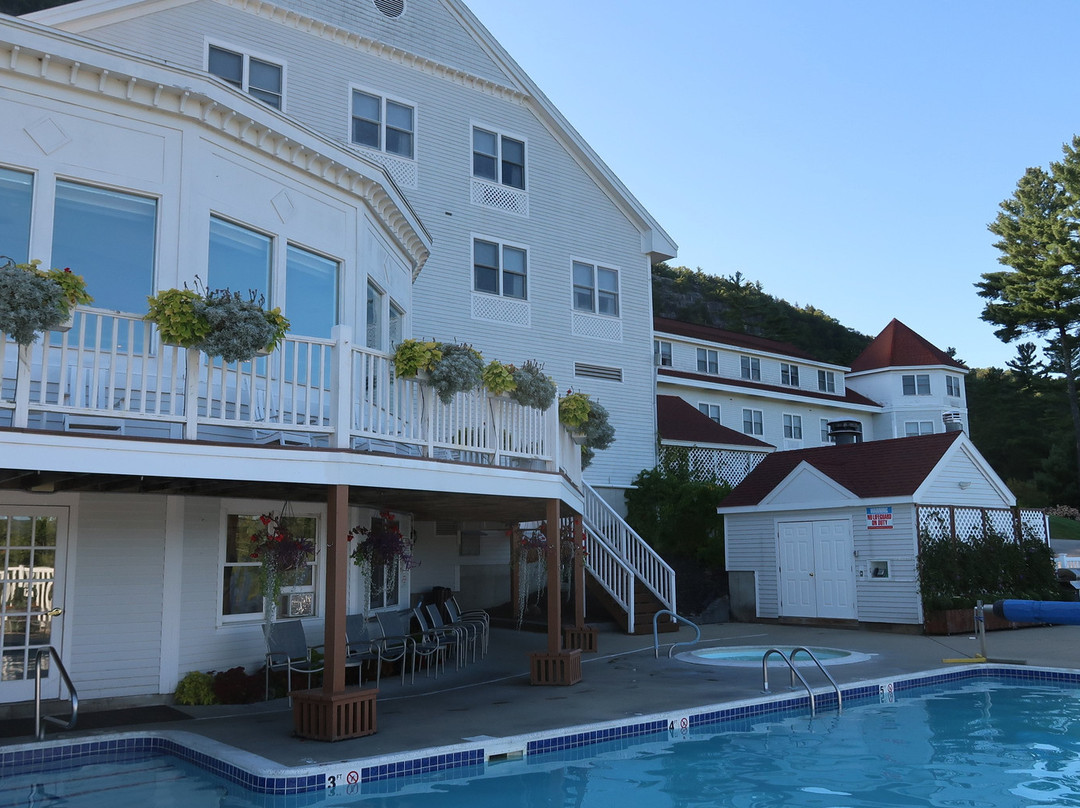 怀特山度假酒店主图