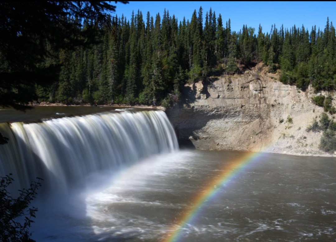 Lady Evelyn Falls Territorial Park-Kakisa必去景点