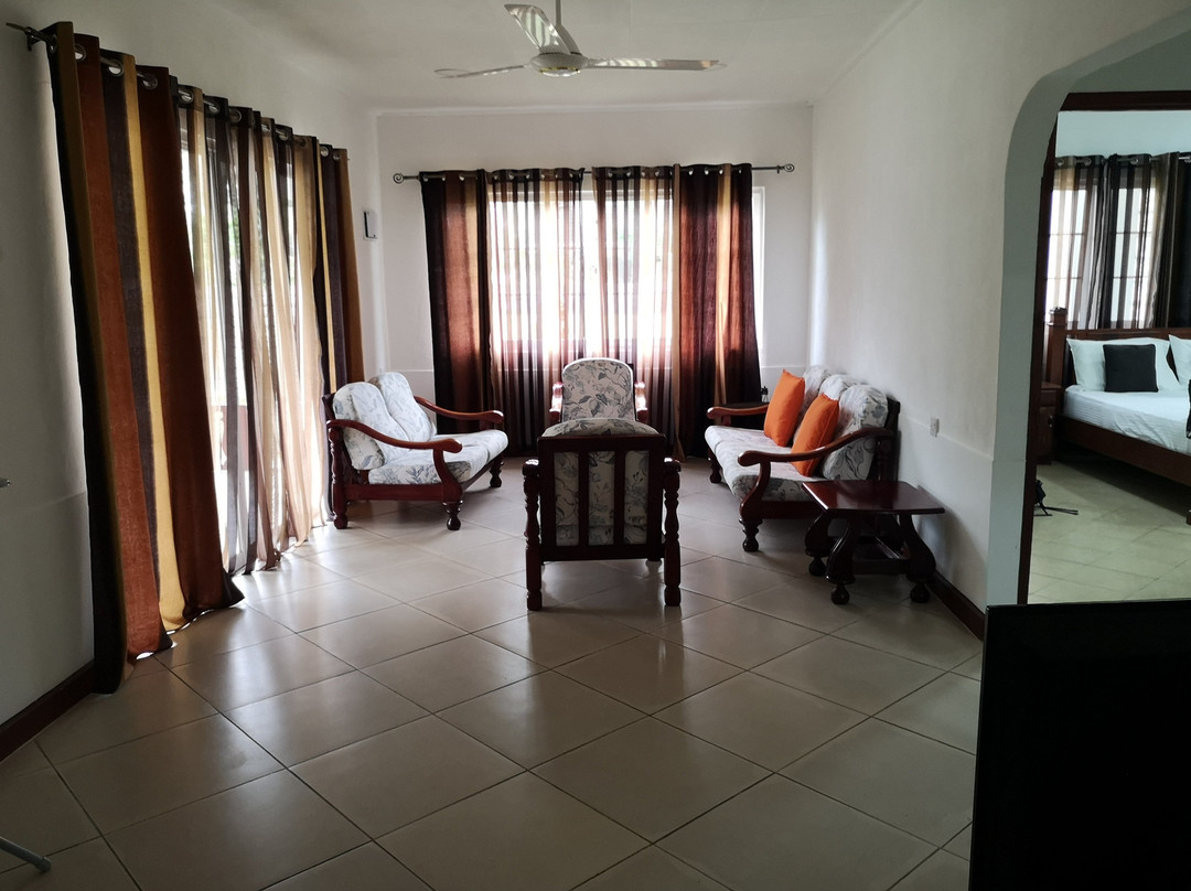 Chez Augustine主图